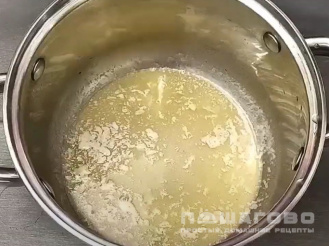 Фото приготовления рецепта: Белый соус Бешамель на молоке с мукой - шаг 1
