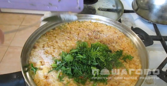 Фото приготовления рецепта: Чечевичная каша на сковороде из красной чечевицы - шаг 4