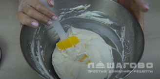 Фото приготовления рецепта: Творожный крем для бисквита - шаг 5