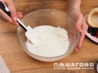 Фото приготовления рецепта: Крем из маскарпоне - шаг 4