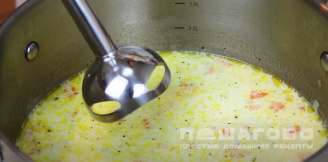 Фото приготовления рецепта: Сырный суп-пюре - шаг 6