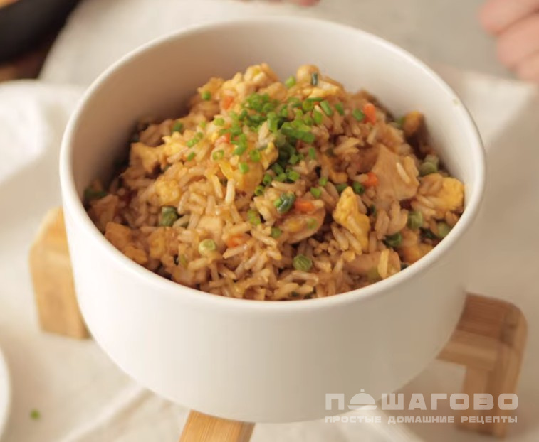 Жареный рис по-азиатски