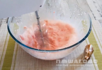 Фото приготовления рецепта: Быстрое арбузное мороженое - шаг 2