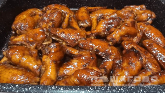 Фото приготовления рецепта: Куриные крылья в медовом маринаде - шаг 3