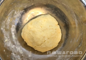 Фото приготовления рецепта: Дрожжевое тесто на опаре для пирогов и пирожков - шаг 4