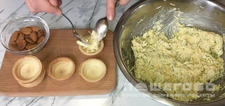 Фото приготовления рецепта: Тарталетки с сыром - шаг 3