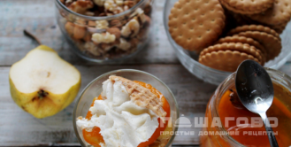 Фото приготовления рецепта: Орехово-фруктовый трайфл с мороженым - шаг 6