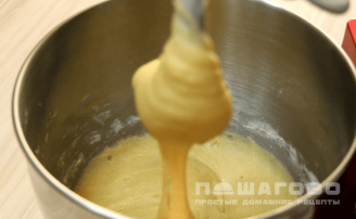 Фото приготовления рецепта: Пирожное Персики с вареной сгущенкой - шаг 1