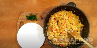 Фото приготовления рецепта: Постный рис с овощами под соусом терияки - шаг 6