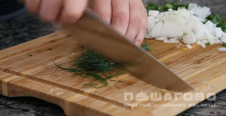 Фото приготовления рецепта: Капустные оладьи на кефире - шаг 4