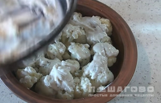 Фото приготовления рецепта: Цветная капуста под соусом бешамель - шаг 9