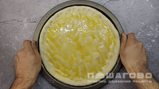 Фото приготовления рецепта: Осетинский пирог с картошкой и сыром (Картофджин) - шаг 5