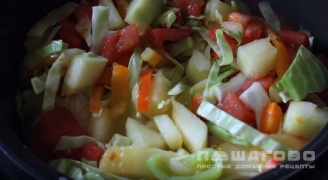 Фото приготовления рецепта: Простой рецепт кабачковой икры с помидорами в мультиварке - шаг 6