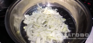 Фото приготовления рецепта: Рыбный суп из консервов с рисом и картошкой - шаг 4