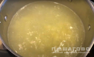 Фото приготовления рецепта: Суп из форели со сливками по-фински - шаг 2