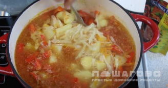 Фото приготовления рецепта: Простой суп щи из свежей капусты - шаг 8