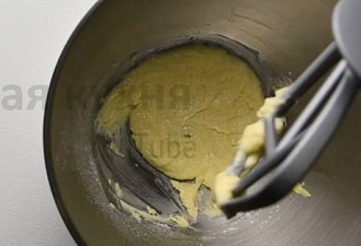 Фото приготовления рецепта: Песочный корж для чизкейка - шаг 1