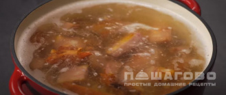 Фото приготовления рецепта: Гороховый суп с копчеными ребрышками - шаг 3
