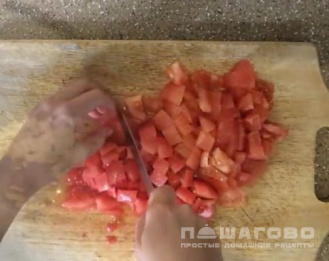 Фото приготовления рецепта: Рыбный томатный суп - шаг 2