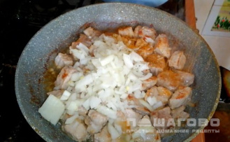 Фото приготовления рецепта: Свиной суп в горшочках в духовке - шаг 1