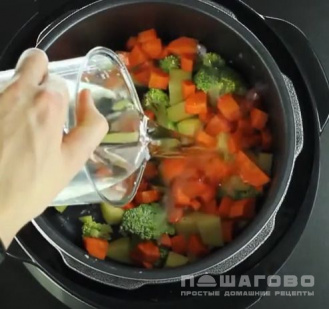 Фото приготовления рецепта: Крем-суп овощной в мультиварке - шаг 2