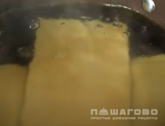 Фото приготовления рецепта: Лазанья с шампиньонами и сыром - шаг 3