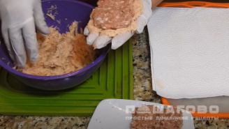 Фото приготовления рецепта: Картофельные драники с мясом - шаг 4
