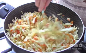 Фото приготовления рецепта: Постные картофельные зразы с капустой - шаг 2