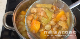 Фото приготовления рецепта: Печеная тыква с яблоками и клюквой - шаг 6