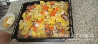 Фото приготовления рецепта: Заяц в духовке с картошкой - шаг 3