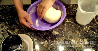Фото приготовления рецепта: Тесто для пирожков дрожжевое - шаг 4