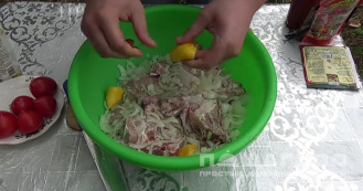 Фото приготовления рецепта: Антрекот из свинины на мангале - шаг 4