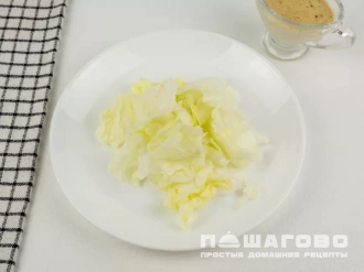 Фото приготовления рецепта: Салат «Цезарь» с сыром фетакса - шаг 8