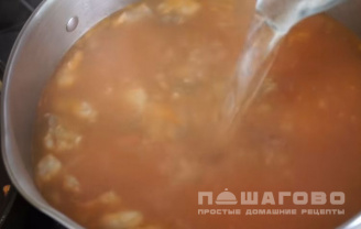 Фото приготовления рецепта: Перловый суп рассольник - шаг 7